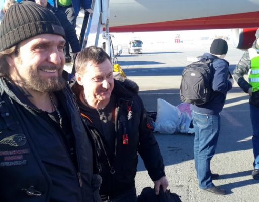 Известный советский и российский байкер Хирург прилетел в Магадан